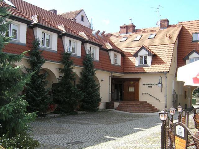 Hotel Zajazd Kultury, Dawniej Pocztowy Zielona Góra Dış mekan fotoğraf