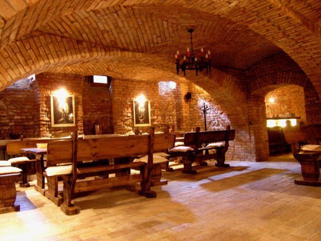 Hotel Zajazd Kultury, Dawniej Pocztowy Zielona Góra Dış mekan fotoğraf