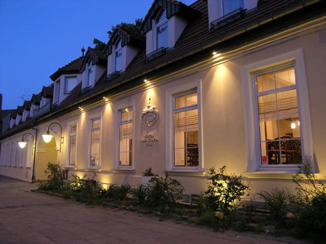 Hotel Zajazd Kultury, Dawniej Pocztowy Zielona Góra Dış mekan fotoğraf