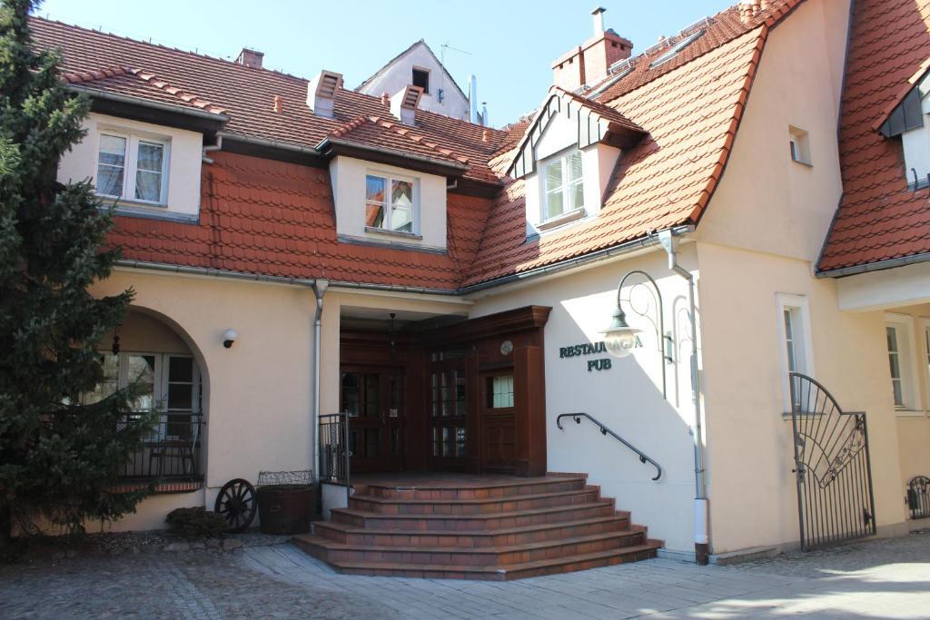Hotel Zajazd Kultury, Dawniej Pocztowy Zielona Góra Dış mekan fotoğraf