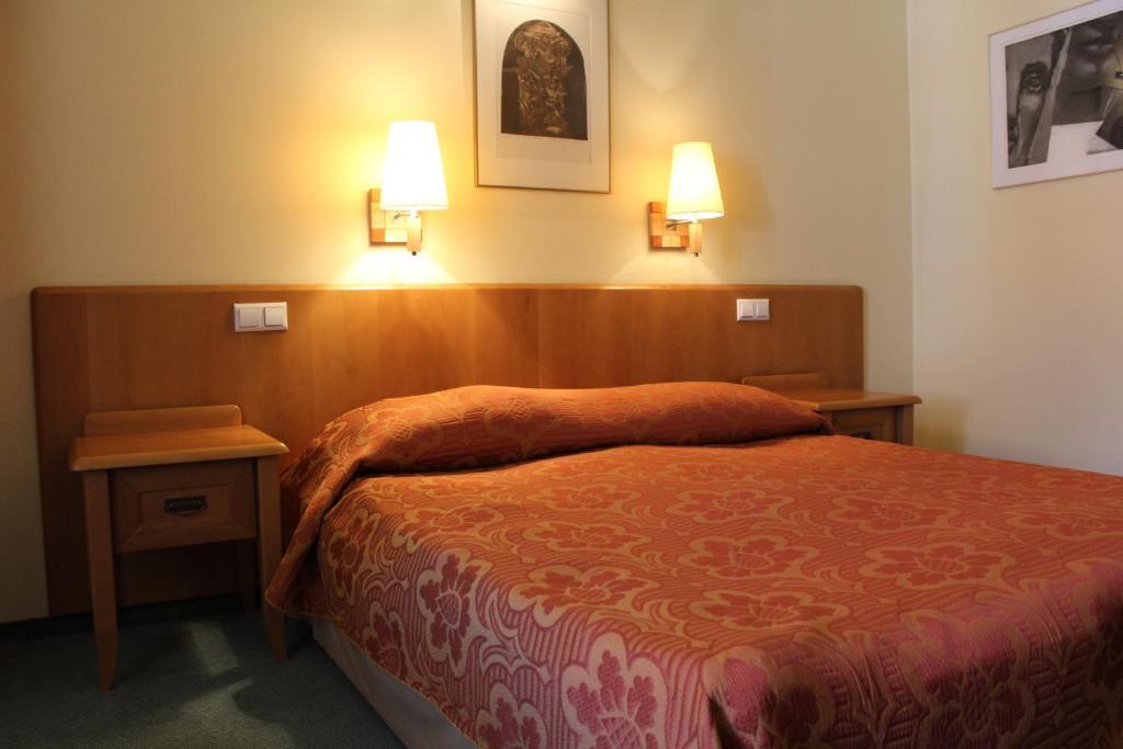 Hotel Zajazd Kultury, Dawniej Pocztowy Zielona Góra Dış mekan fotoğraf