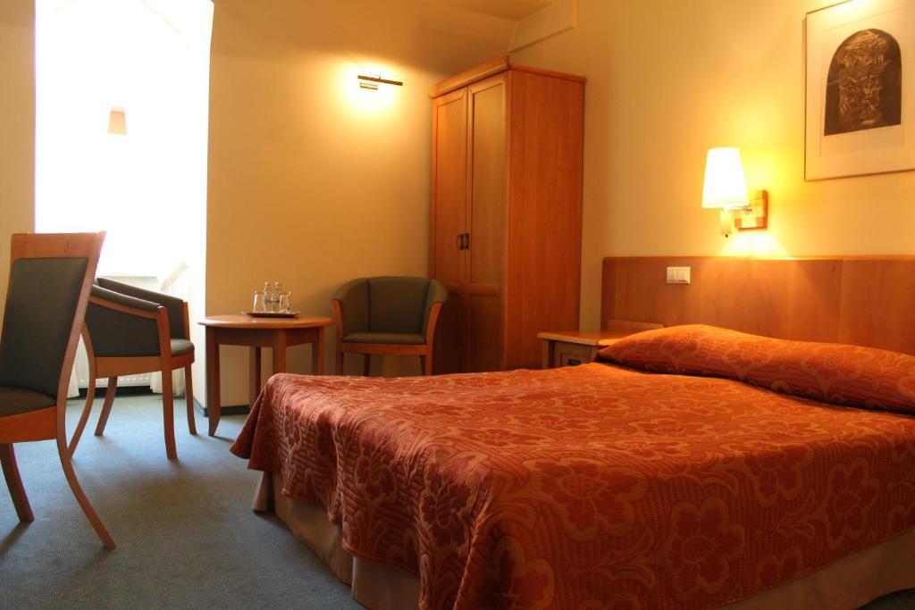 Hotel Zajazd Kultury, Dawniej Pocztowy Zielona Góra Dış mekan fotoğraf